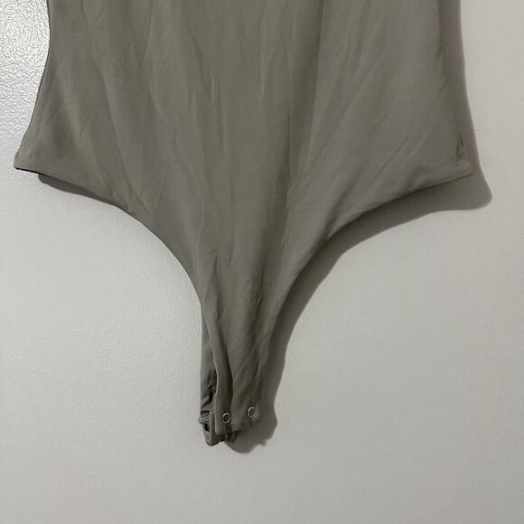 Meshki Haven Short Sleeve Bodysuit Green Size L Embroidered Logo - Picture 5 of 12